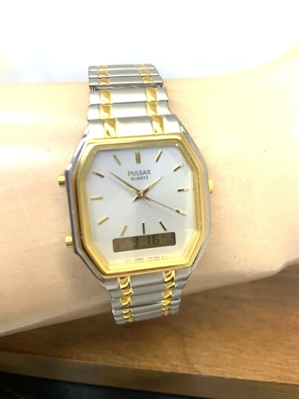 Pulsar By Seiko Watch V041-5330 Quartz Vintage Analog Digital Two Tone Steel